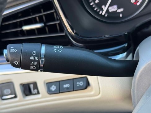 Used 2024 Cadillac XT6 Premium Luxury w/ Technology Package image 31