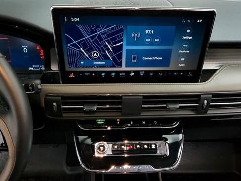 Used 2023 Lincoln Corsair Standard w/ Equipment Group 101A image 16