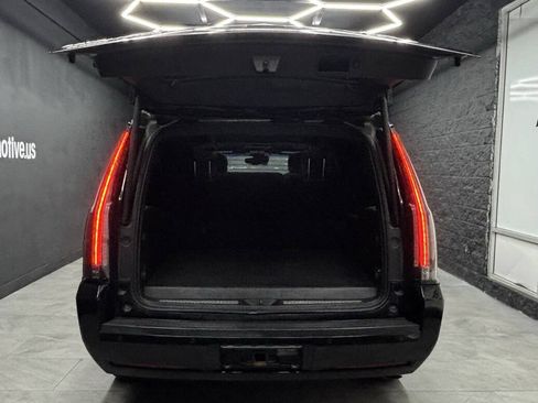 Used 2016 Cadillac Escalade ESV Platinum RWD image 9