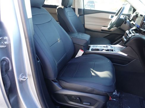 Used 2022 Ford Explorer Limited w/ Equipment Group 301A image 35