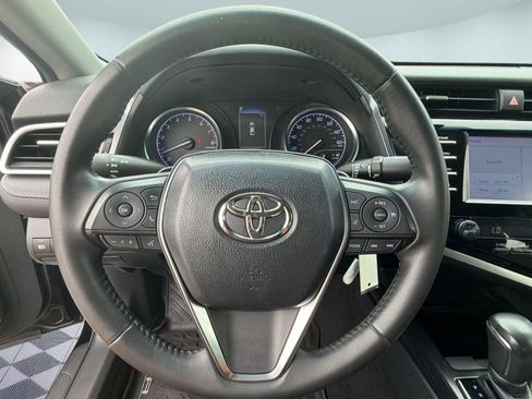 Used 2018 Toyota Camry SE FWD image 11