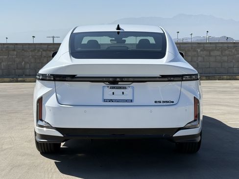 New 2026 Lexus ES 350e FWD image 11