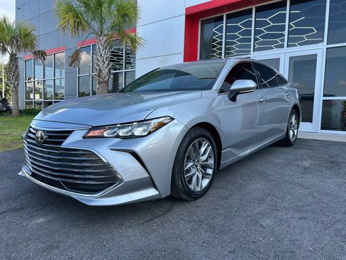 Used 2020 Toyota Avalon XLE FWD image 1