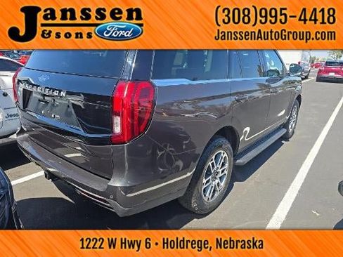Used 2025 Ford Expedition Active AWD/4WD image 4