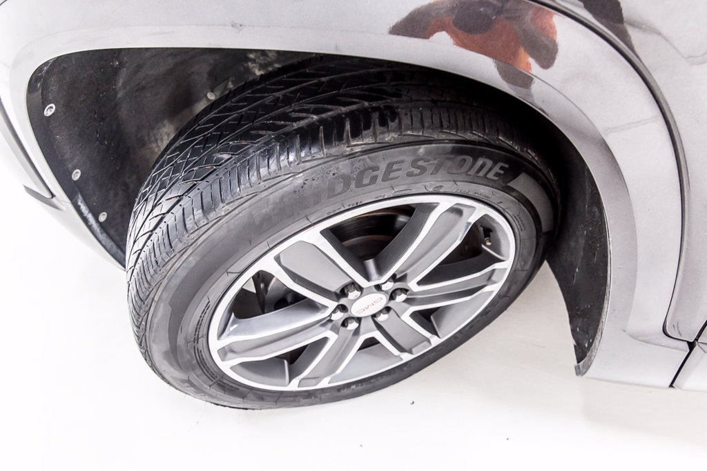 Used 2019 GMC Acadia Denali w/ Technology Package FWD image 10
