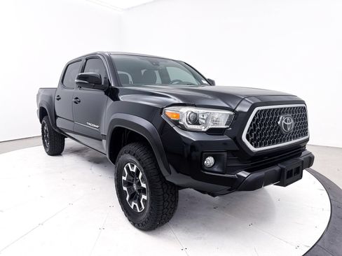 Used 2019 Toyota Tacoma TRD Off-Road AWD/4WD image 9