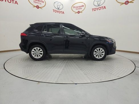 Certified 2022 Toyota Corolla Cross LE image 3