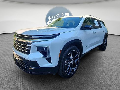 Certified 2025 Chevrolet Traverse High Country w/ LPO, Floor Liner Package AWD/4WD image 9
