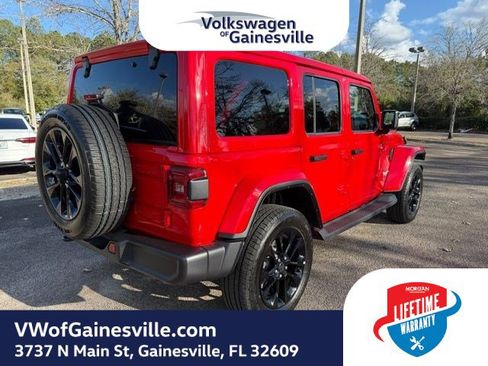 Used 2025 Jeep Wrangler Sahara image 5