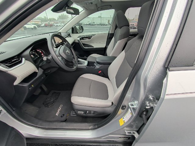 Used 2025 Toyota RAV4 XLE w/ Convenience Package FWD image 12