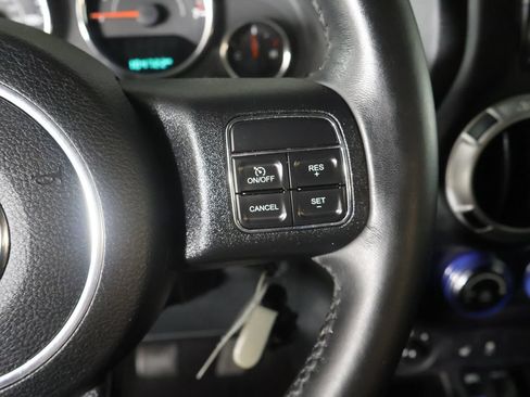 Used 2016 Jeep Wrangler Unlimited Sahara w/ Connectivity Group AWD/4WD image 33