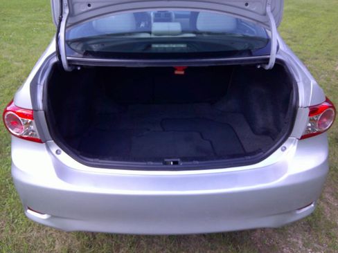 Used 2013 Toyota Corolla LE Special Edition image 8