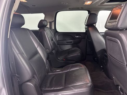 Used 2010 Chevrolet Suburban LTZ image 22