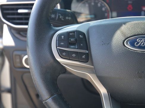 Used 2024 Ford Explorer Limited image 18