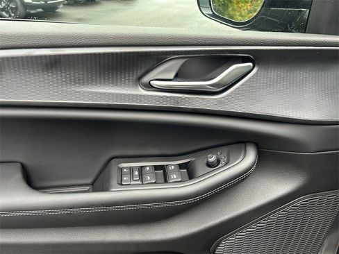 New 2025 Jeep Grand Cherokee image 11