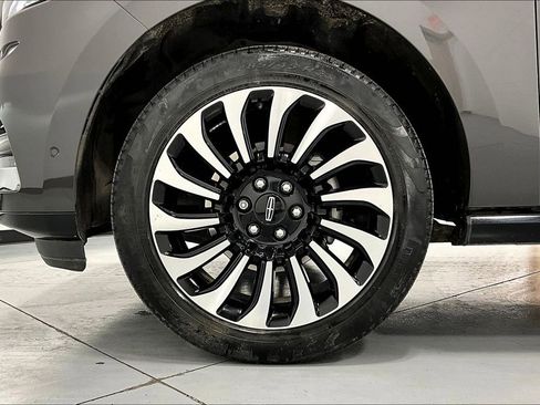 Used 2023 Lincoln Navigator Black Label image 11