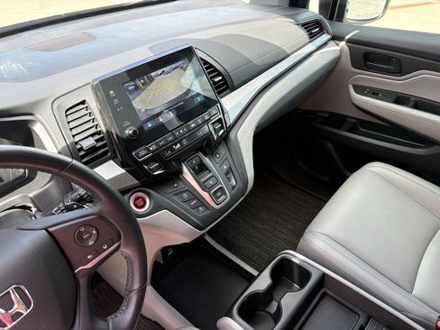 Certified 2024 Honda Odyssey EX-L image 17