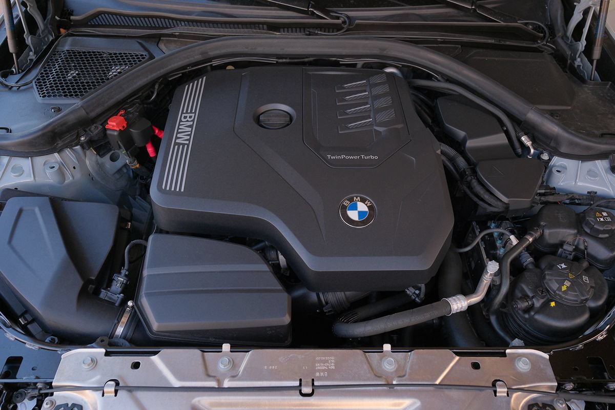 Used 2024 BMW 330i Sedan w/ M Sport Package RWD image 8