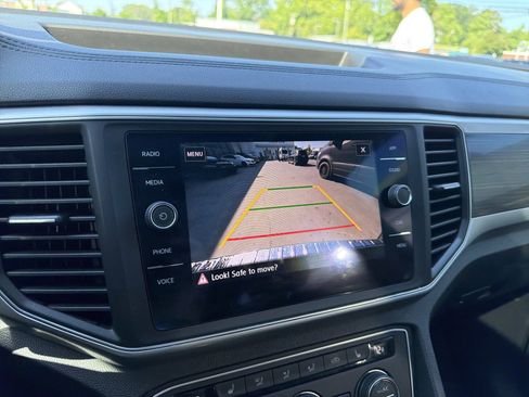 Used 2019 Volkswagen Atlas SE w/ Panoramic Sunroof Package FWD image 28