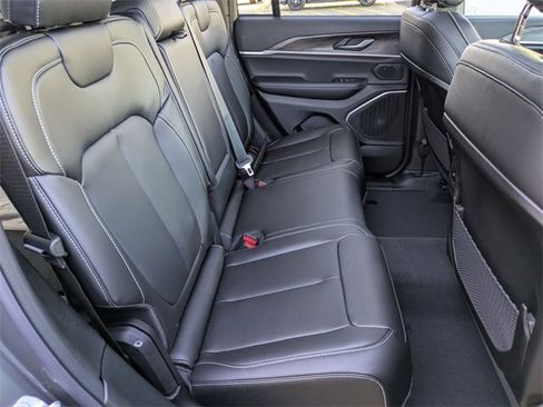 New 2026 Jeep Grand Cherokee Limited image 27