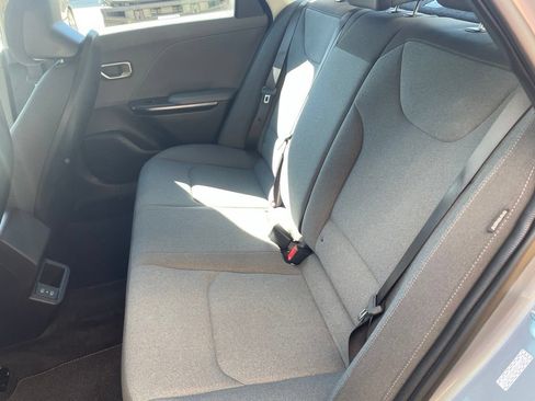 Used 2025 Kia K4 FWD image 19