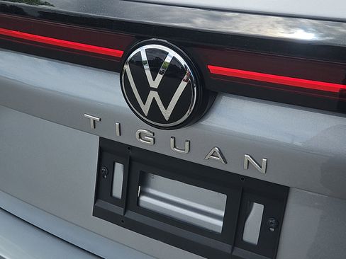 Used 2026 Volkswagen Tiguan S AWD/4WD image 5