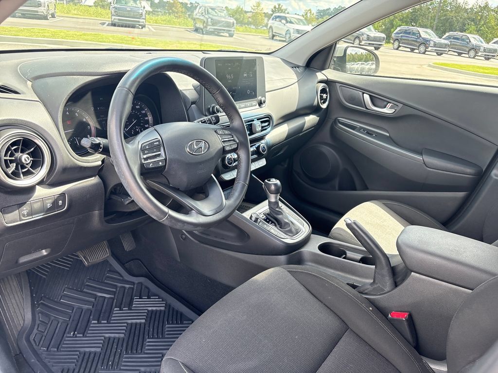 Used 2022 Hyundai Kona SEL w/ Convenience Package FWD image 5