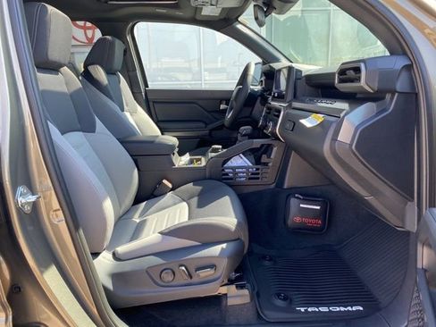 New 2026 Toyota Tacoma TRD Off-Road AWD/4WD image 17