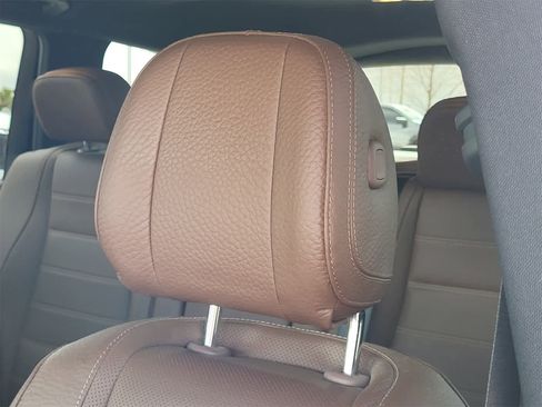 Used 2024 Mercedes-Benz GLS 450 4MATIC image 14