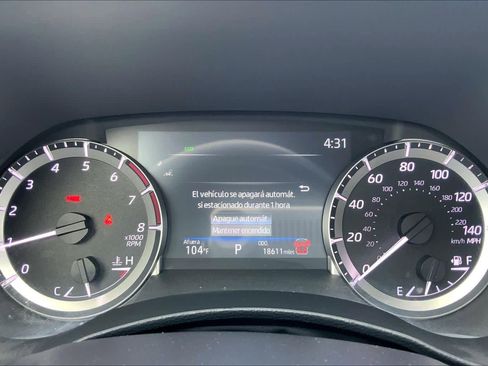 Used 2024 Toyota Highlander XLE FWD image 25