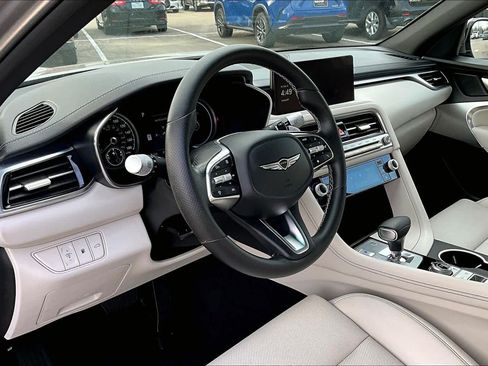 Used 2025 Genesis G70 2.5T RWD image 32