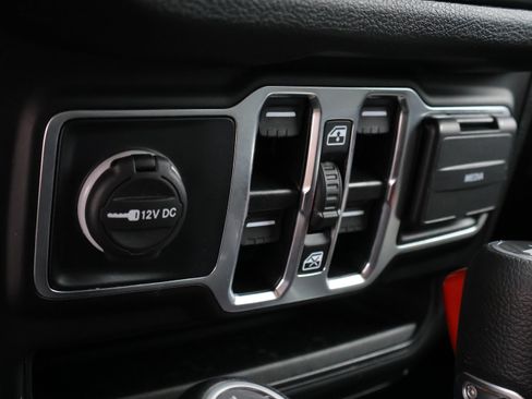 Used 2025 Jeep Wrangler Unlimited Sport AWD/4WD image 29