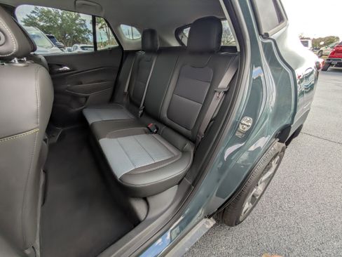 New 2025 Chevrolet Trax LT w/ LT Convenience Package image 8