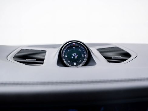 Used 2024 Porsche Cayenne S image 26