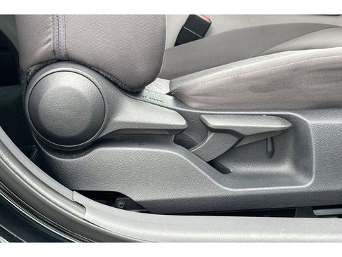 Used 2022 Toyota Camry LE w/ Carpet Mat Package (TMS) image 20