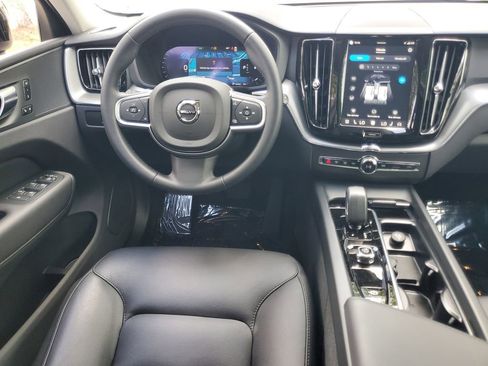 Certified 2025 Volvo XC60 B5 Core AWD/4WD image 15
