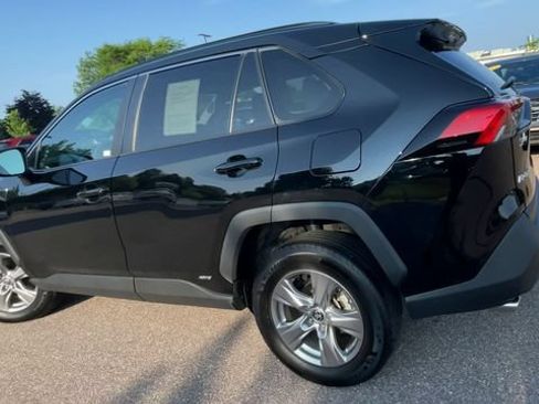 Used 2025 Toyota RAV4 XLE AWD/4WD image 4