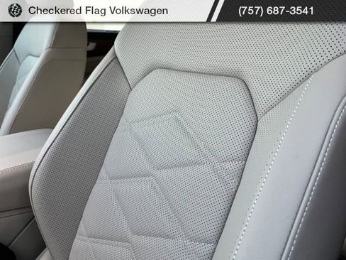 New 2026 Volkswagen Atlas SE image 25