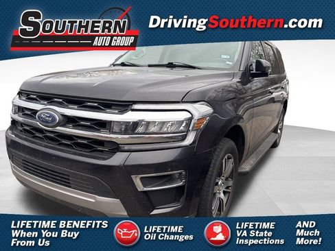 Used 2024 Ford Expedition Limited image 1