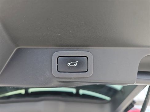 Used 2018 Land Rover Range Rover Sport HSE Dynamic image 16