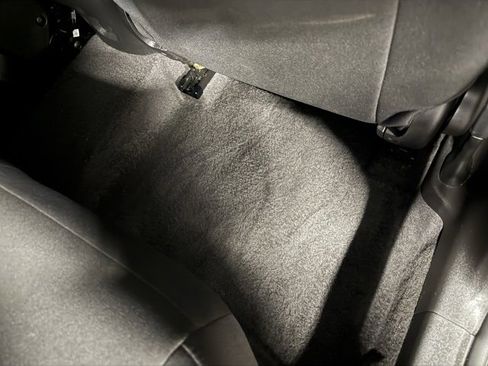 Used 2025 Chevrolet Malibu RS image 24