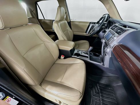 Used 2016 Toyota 4Runner Limited image 31