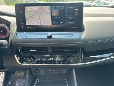 Used 2024 Nissan Rogue SL w/ SL Premium Package FWD image 29