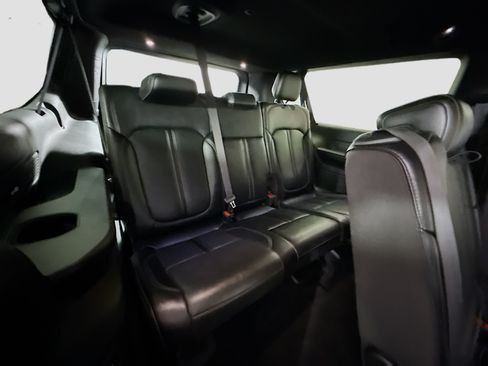 Used 2024 Jeep Wagoneer L Series II RWD image 42