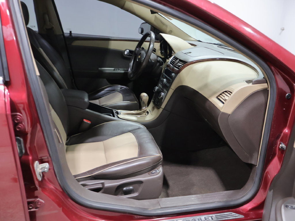 Used 2008 Chevrolet Malibu LTZ FWD image 14