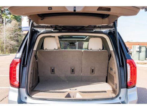 Used 2024 GMC Yukon Denali image 16