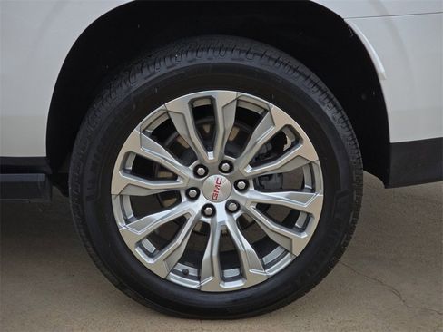 Used 2023 GMC Yukon XL Denali w/ Denali Reserve Package image 32