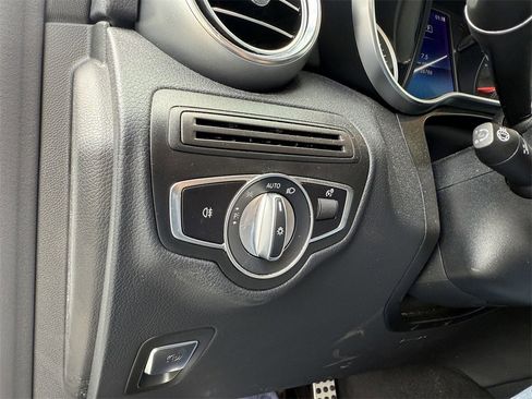 Certified 2022 Mercedes-Benz GLC 300 4MATIC image 26