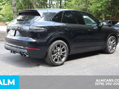 Used 2023 Porsche Cayenne Turbo AWD/4WD image 5