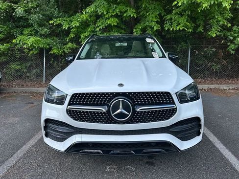 Used 2020 Mercedes-Benz GLE 350 w/ AMG Line Exterior image 2